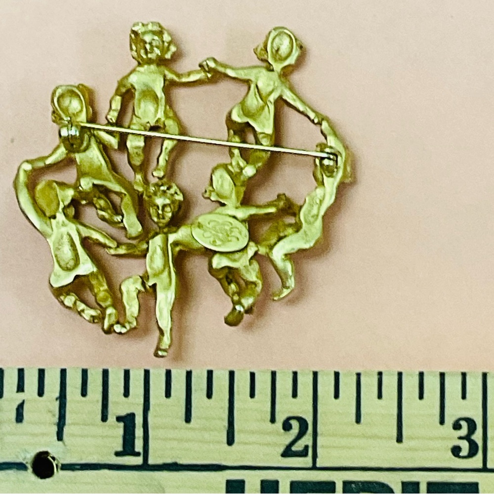 Dancing Cherub Brooch - Picture 2 of 2